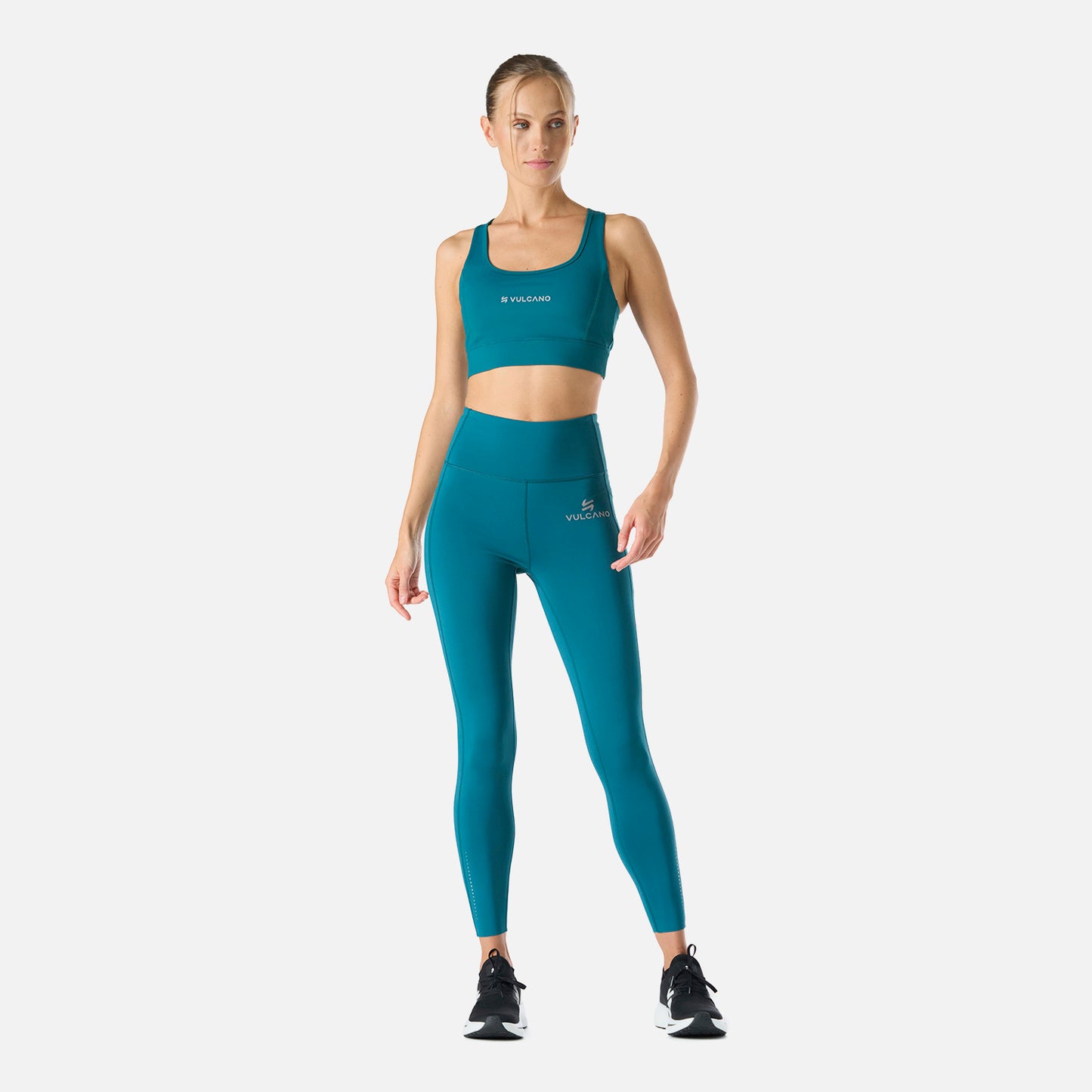 Peto Mujer Built To Move Medium Support Bra Petroleo Vulcano