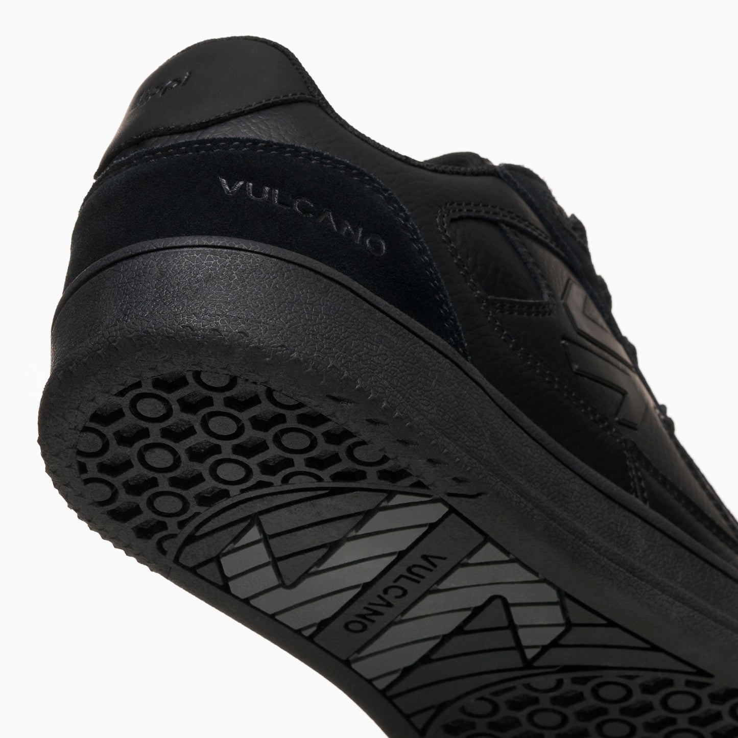 Zapatilla Hombre Classic Negro Vulcano