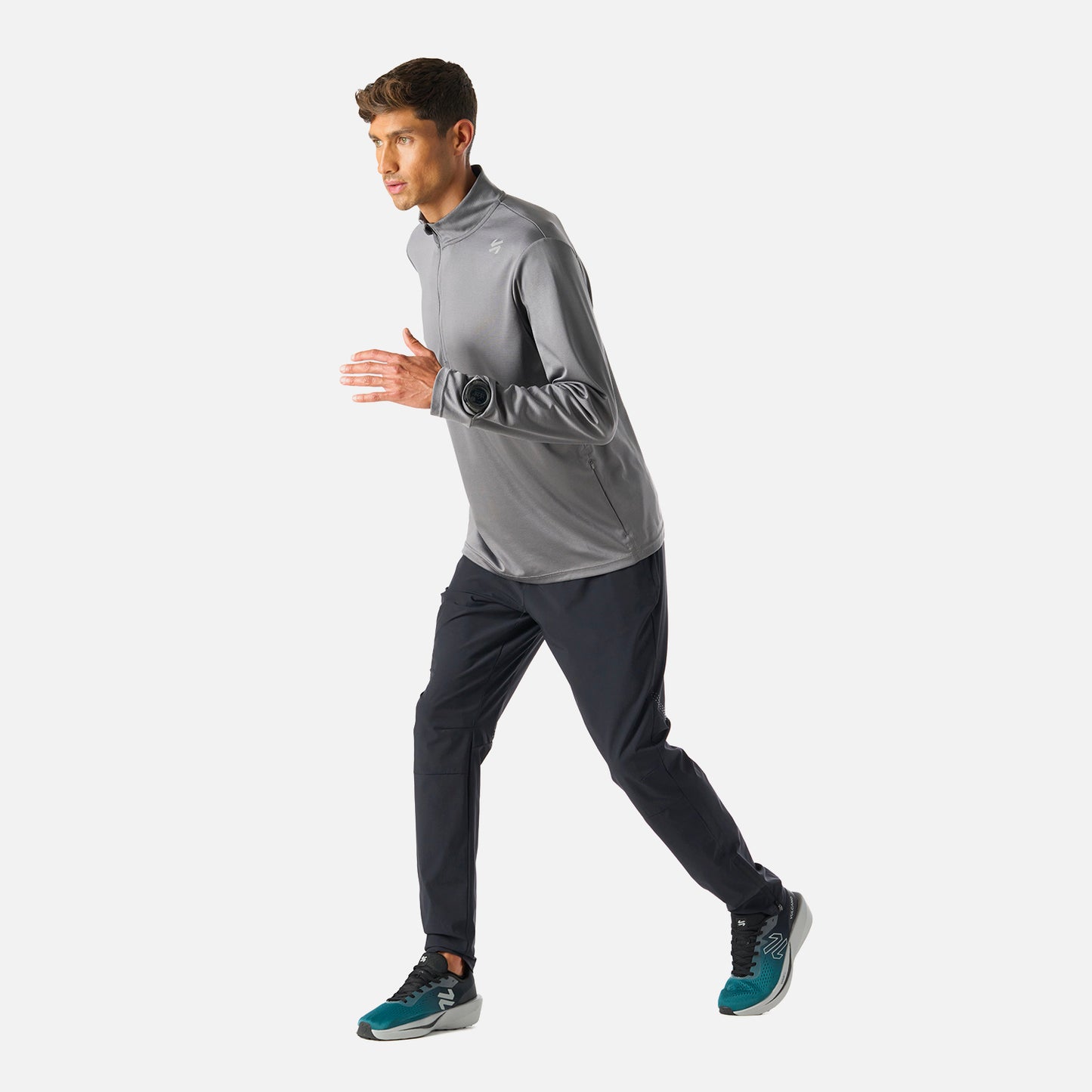 Polerón Hombre Built To Move 1/4 Zip Midlayer Gris Medio Vulcano