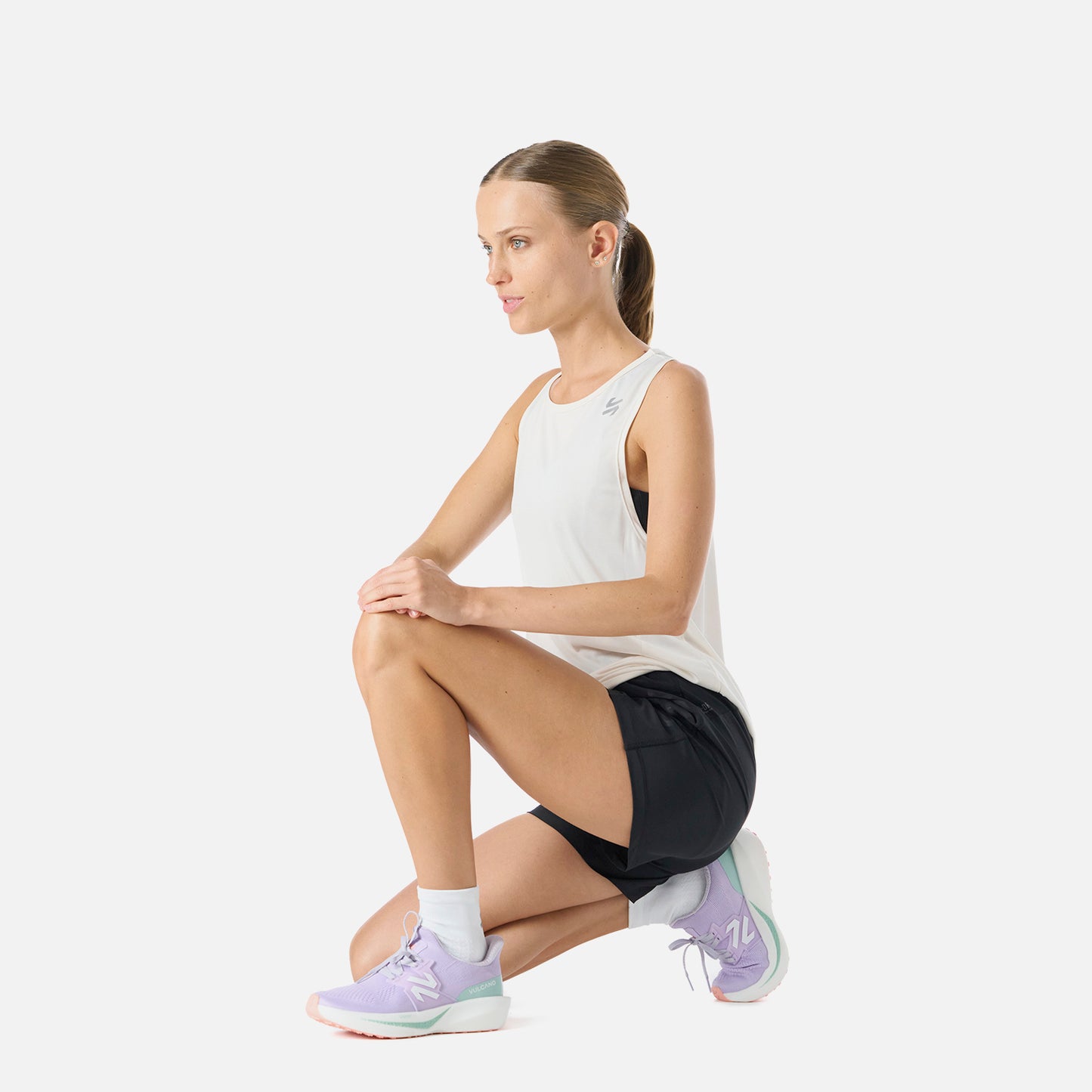 Shorts Mujer Built To Move 4" Shorts Negro Vulcano