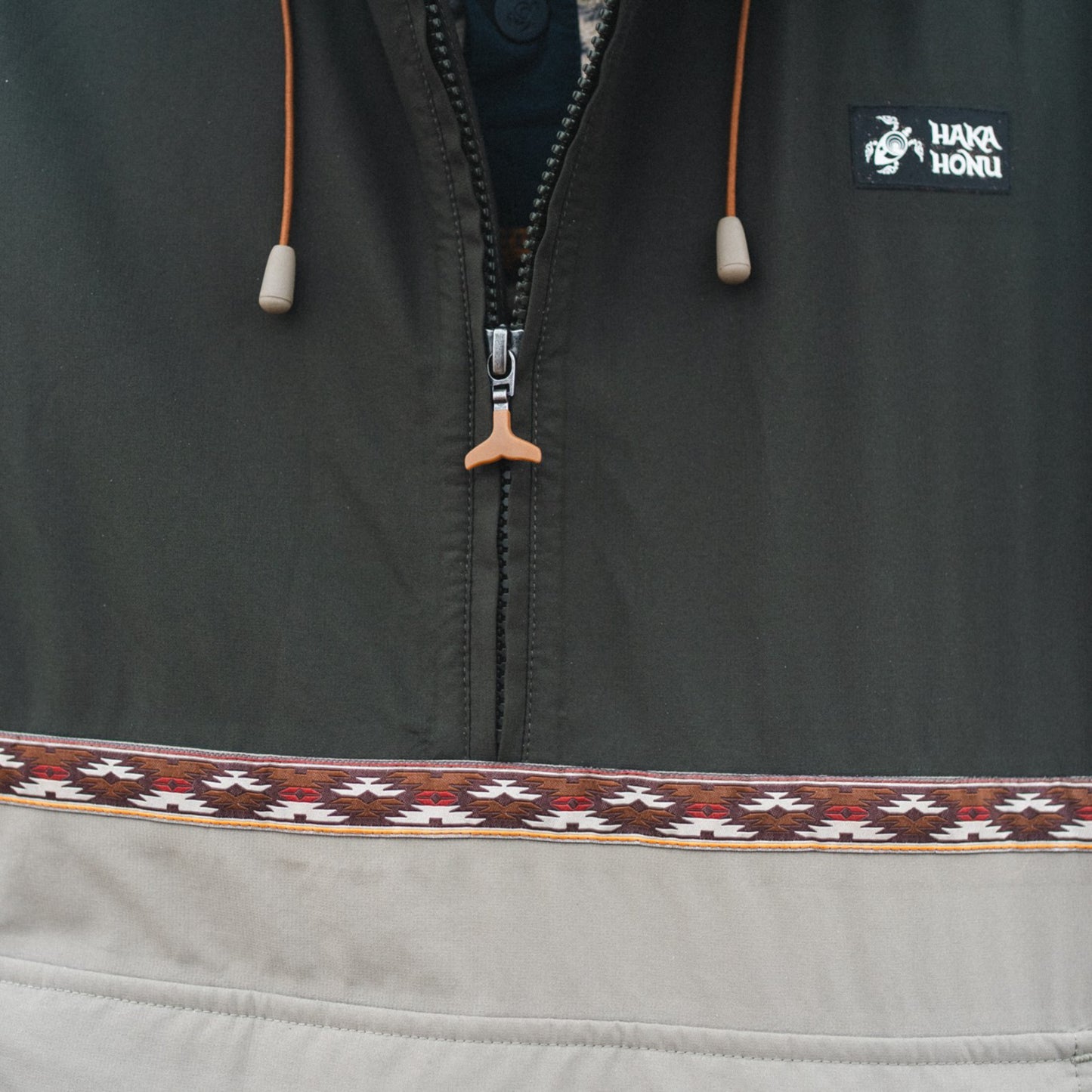 Chaqueta Hombre Viento Norte 14 Zip Verde Militar Haka Honu