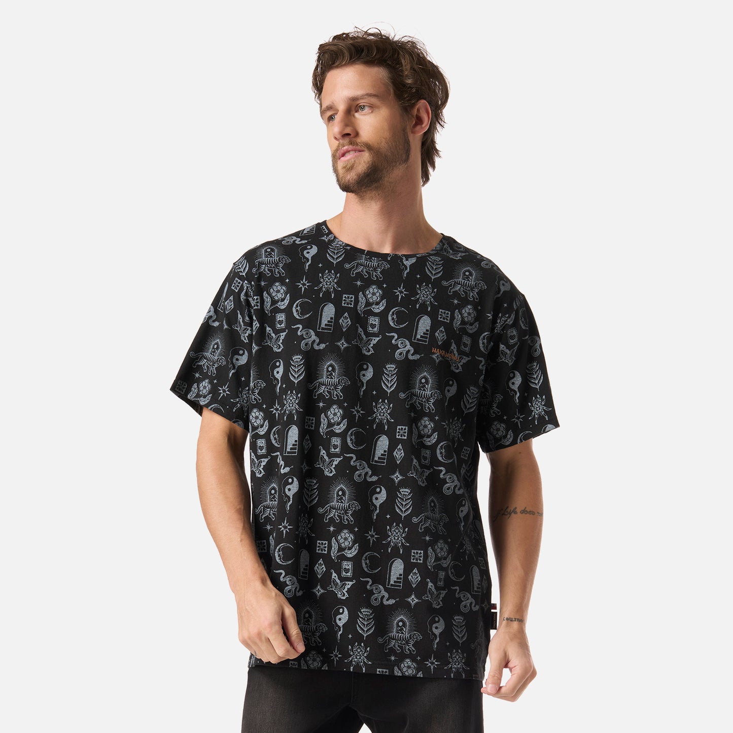 Polera Hombre Esoterica Print Negro Haka Honu