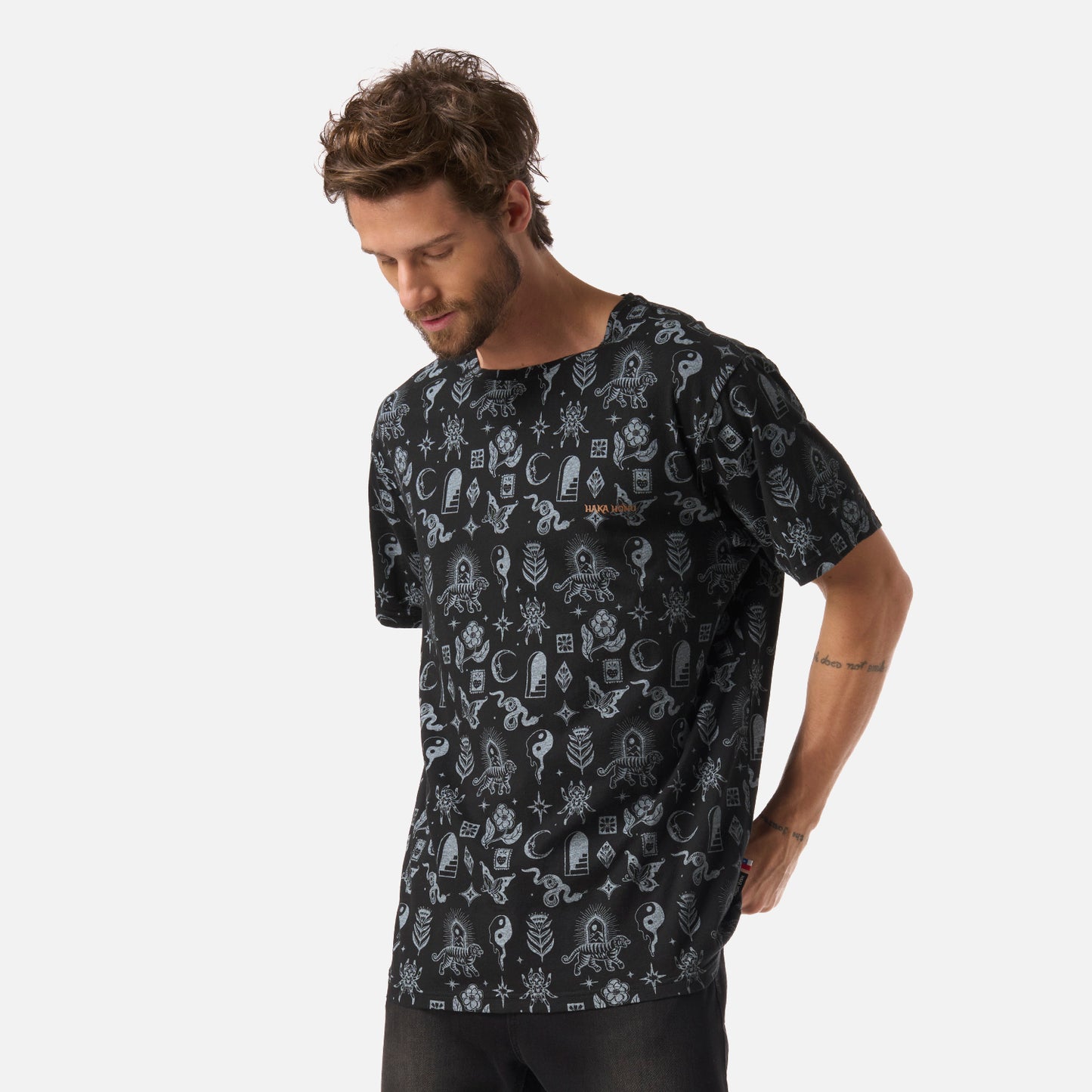 Polera Hombre Esoterica Print Negro Haka Honu