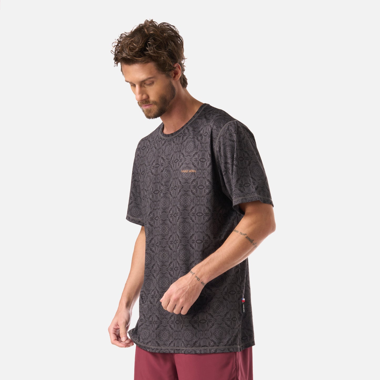 Polera Hombre Sudala Print Grafito Haka Honu