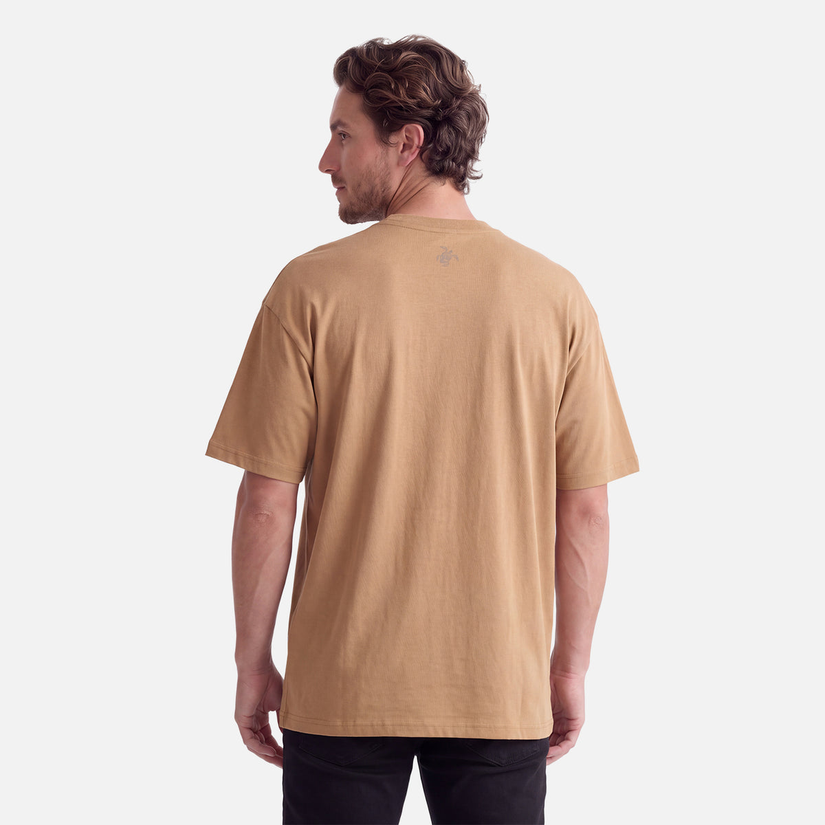Polera Hombre Logo Cafe Claro Haka Honu
