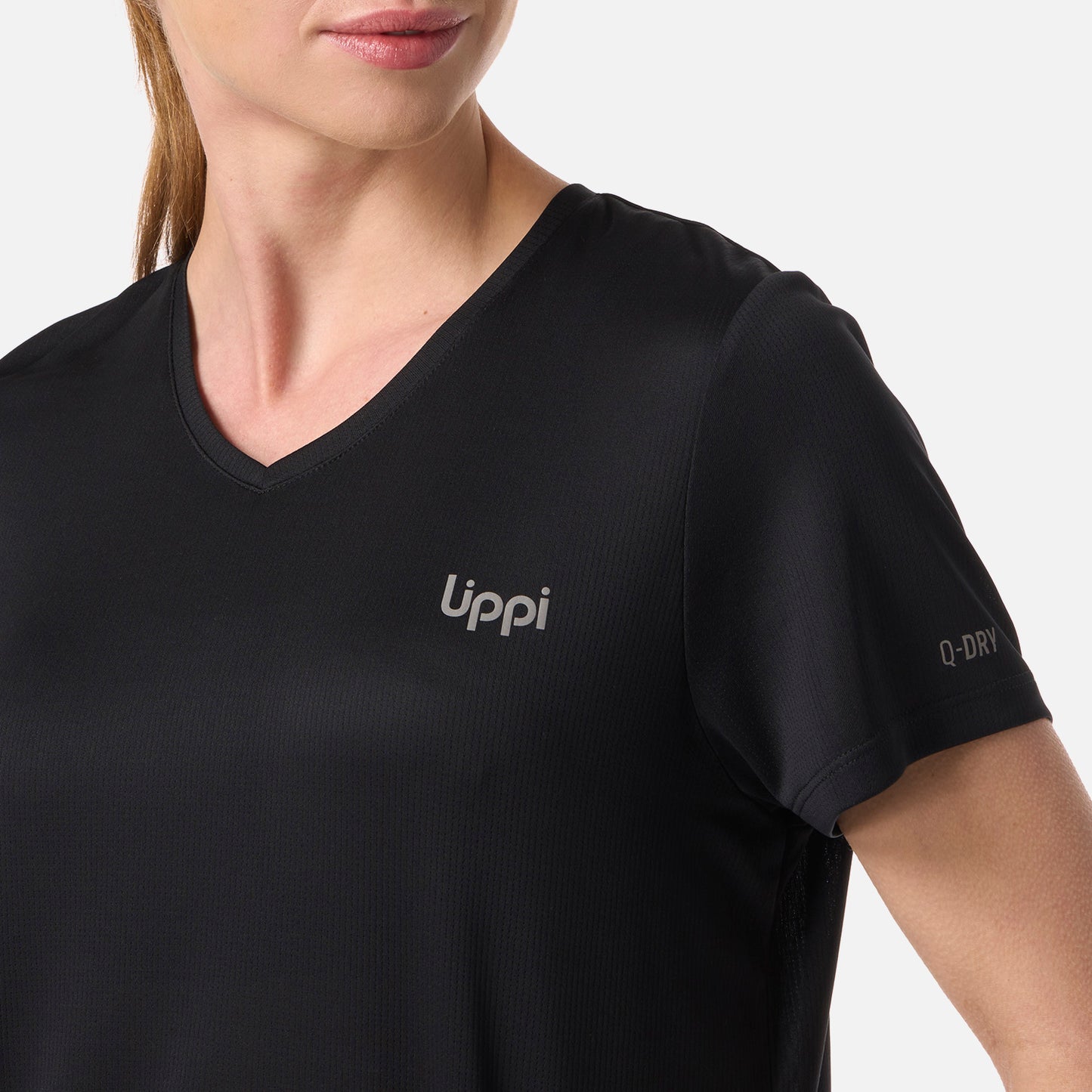 Polera Mujer Core V-Neck Q-Dry T-Shirt Negro Lippi