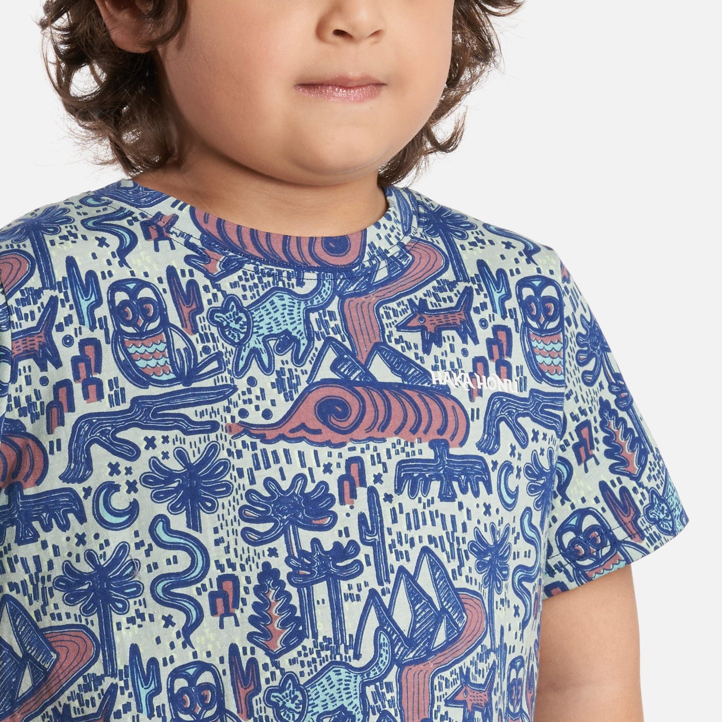 Polera Niño Tucuquere Print Verde Grisaceo Haka Honu