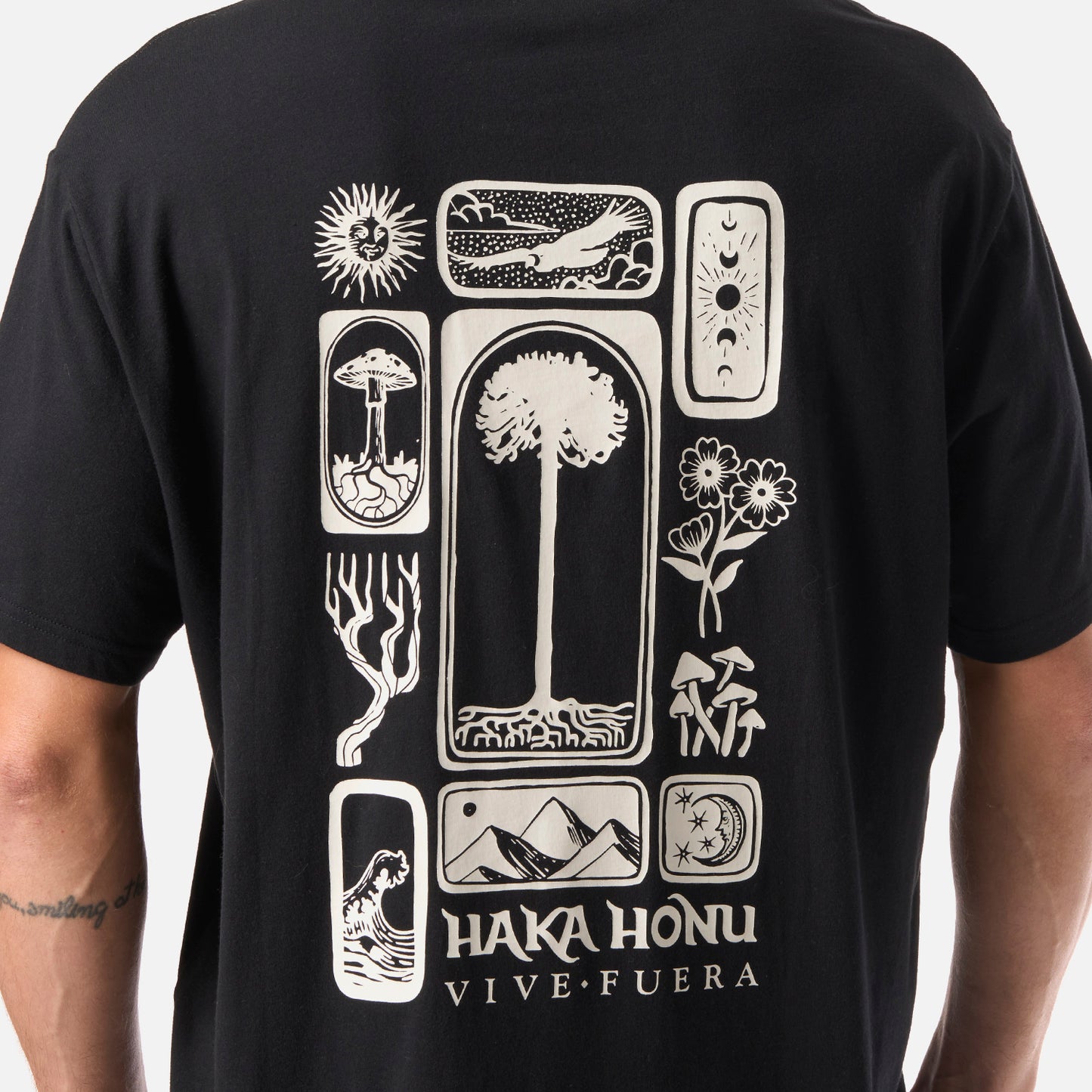 Polera Hombre Mosaicos Negro Haka Honu