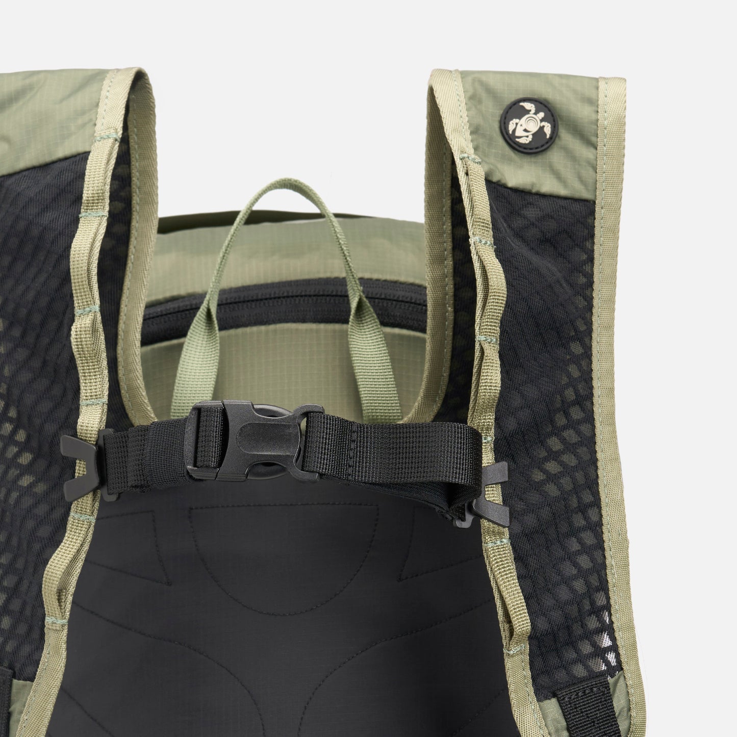 Mochila Peso Pluma 25L Verde Haka Honu