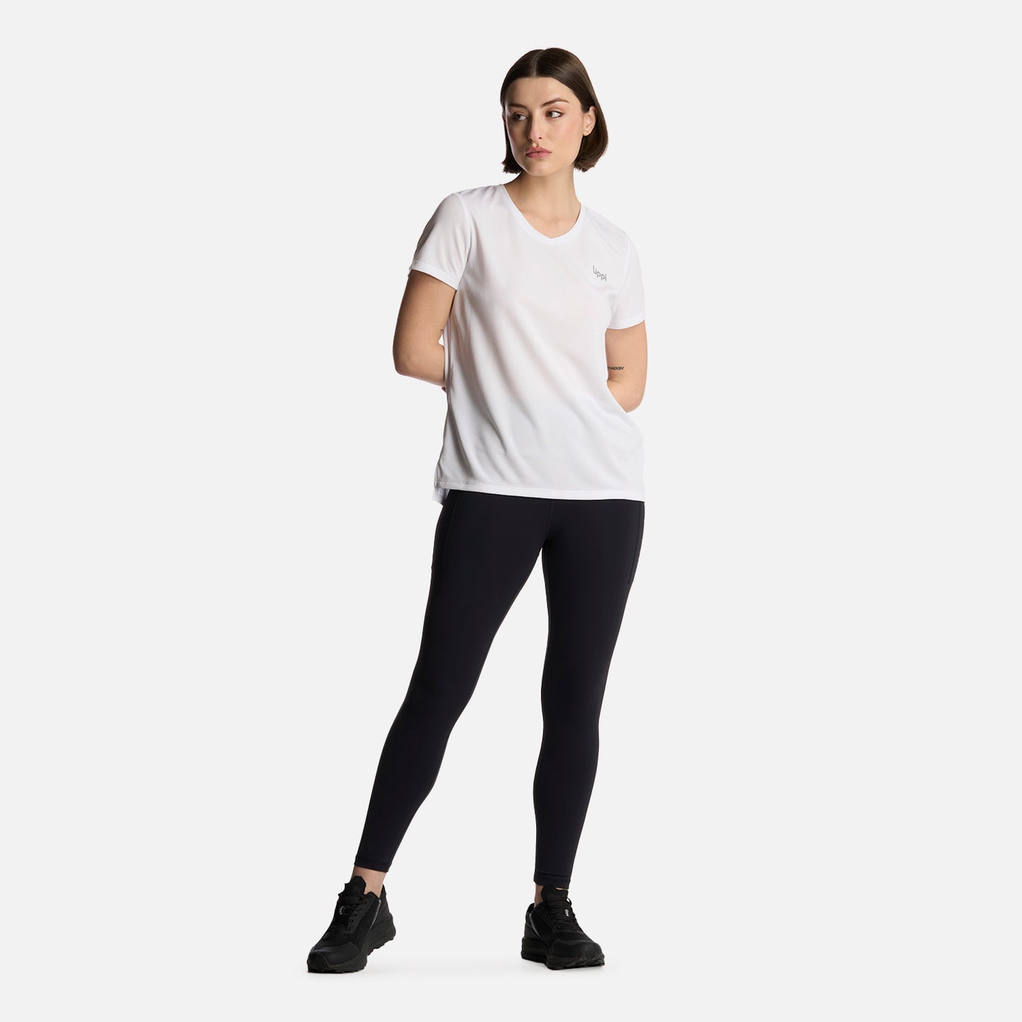 Polera Mujer Core V-Neck Q-Dry T-Shirt Blanco Lippi