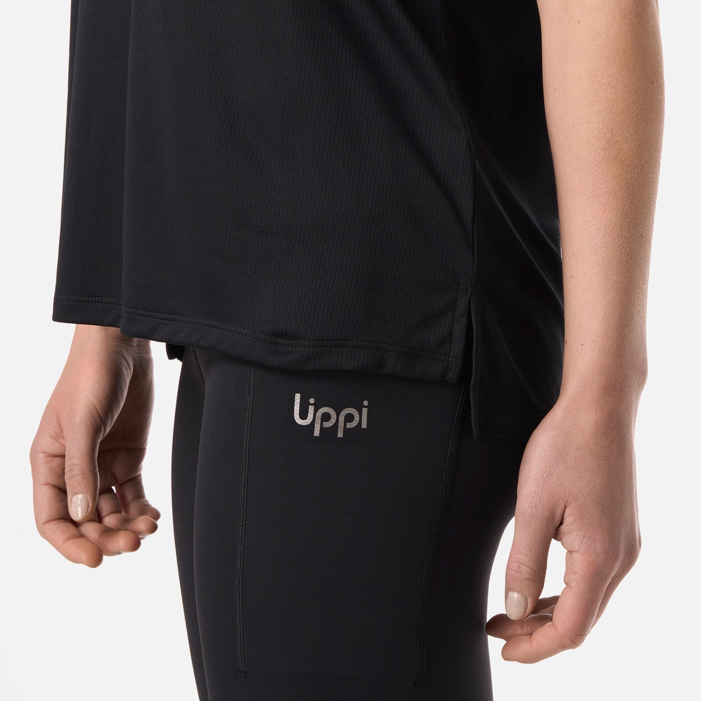 Polera Mujer Core V-Neck Q-Dry T-Shirt Negro Lippi