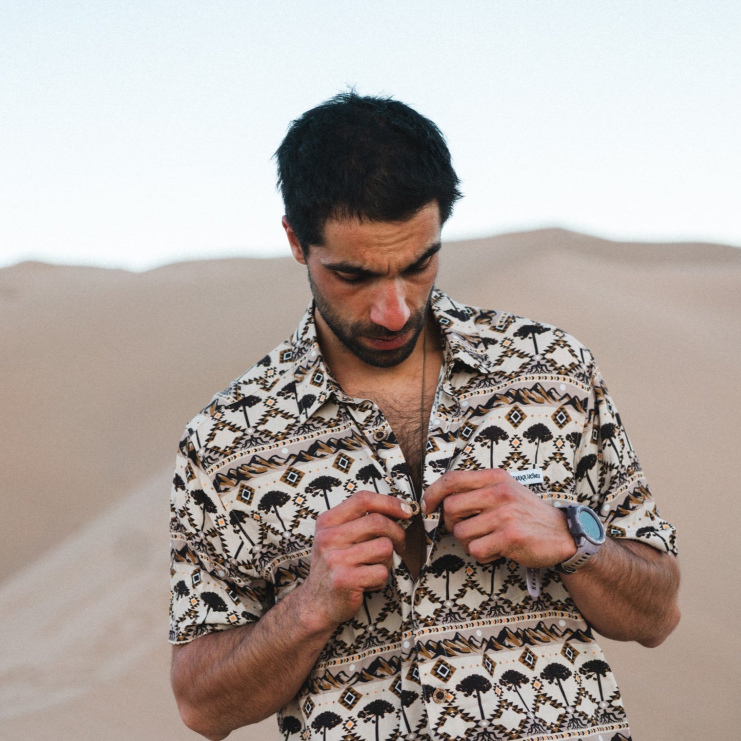 Camisa Hombre Good Karma Print Crema Haka Honu